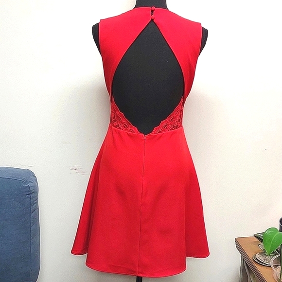 LuLu's Flirt and Flair Red Backless Mini Skater Dress Size Medium EUC - Picture 5 of 13